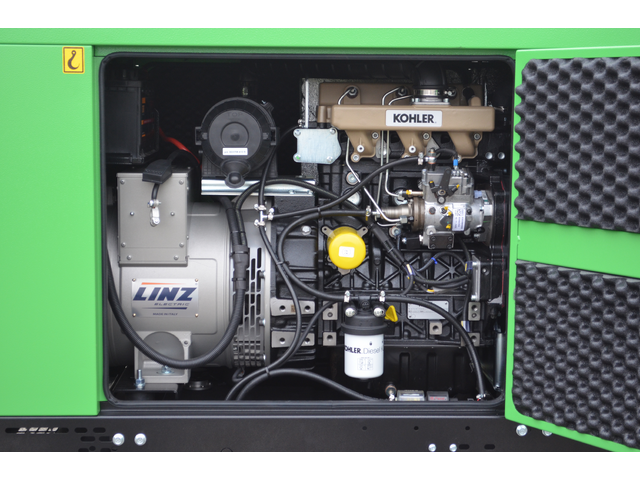 Stromerzeuger Diesel 45kVA 230V 50Hz, 1500 U/Min
Dieselmotor KOHLER KDI 2504TCR(Stage V), Elektrostart, 75 Liter Tank
Synchrongenerator 4 Pole Bürstenlos mit AVR Regelung
Schallverhaubung
Steuerung Comap AMF 25 (digitale Anzeige für Spannung, Strom, Frequenz, Tankinhalt)
Not Aus Schalter
Batterieladegerät
Klemmleiste